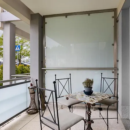 公寓 Bernadowo Park - Billberry Apartments 格丁尼亚